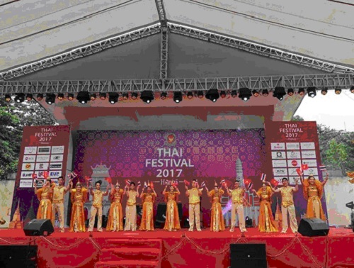 Đoàn nghệ thuật biểu diễn tại Lễ hội Thái Lan năm 2017
