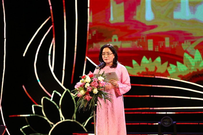 Bà Trịnh Thị Thủy, Thứ trưởng Bộ Văn hóa - Thể thao và Du lịch, phát biểu khai mạc chương trình (Ảnh: Ban Tổ chức).