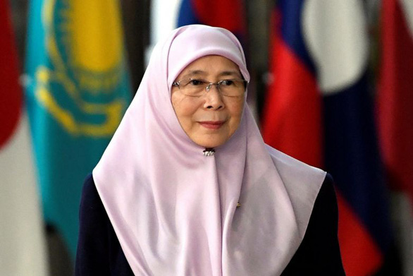 Phó thủ tướng Malaysia Wan Azizah Wan Ismail - Ảnh: REUTERS