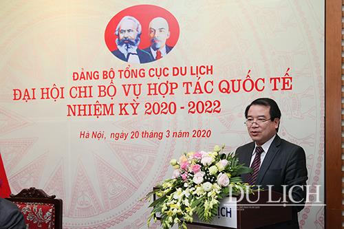 Đồng chí Hà Văn Siêu, Ủy viên Ban Thường vụ Đảng ủy, Phó Tổng cục trưởng TCDL phát biểu tại Đại hội.