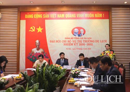 Đồng chí Hà Văn Siêu - Ủy viên Ban Thường vụ Đảng ủy phát biểu chỉ đạo tại Đại hội