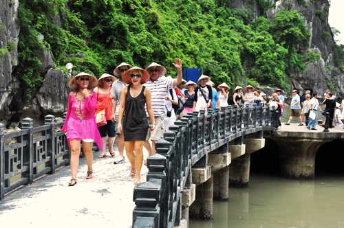 Số khách quốc tế đến Việt Nam 8 tháng đầu năm 2018 ước đạt  trên 10,4 triệu lượt 