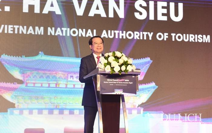 Phó Cục trưởng Cục Du lịch Quốc gia Việt Nam Hà Văn Siêu phát biểu 