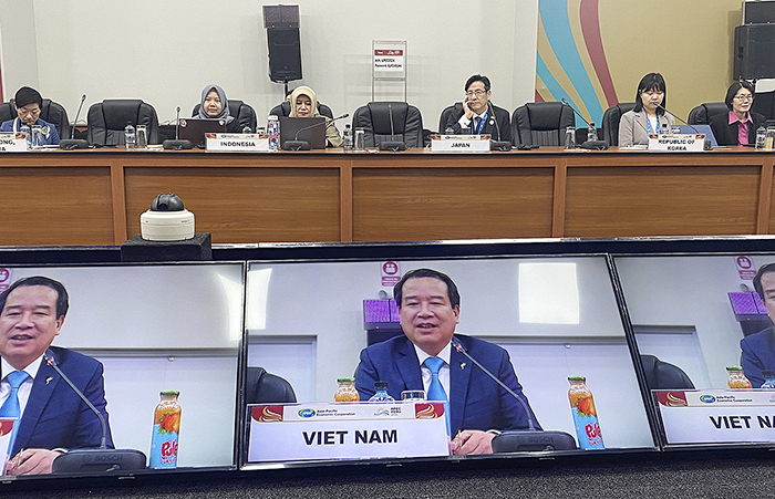 Phó Cục trưởng Cục Du lịch Quốc gia Việt Nam Hà Văn Siêu phát biểu tại phiên họp